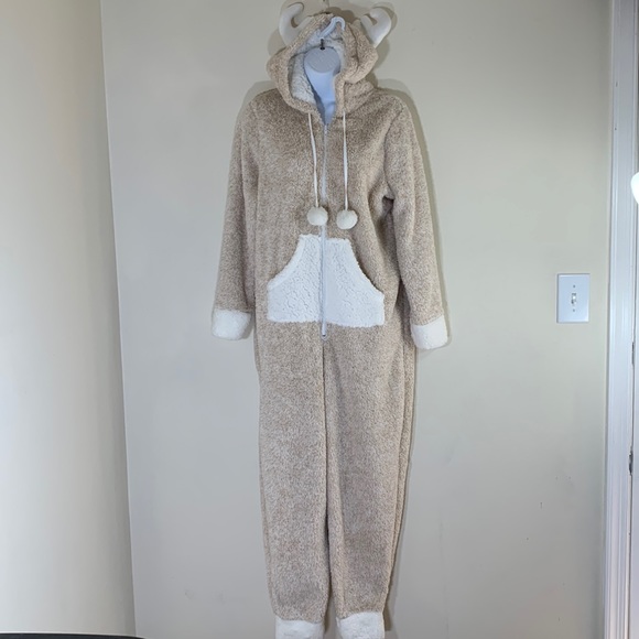 Jaclyn Intimates Other - NWOT. Jaclyn Medium Intimates Onepiece Plush Reindeer Zip-Up Hooded Pajamas.